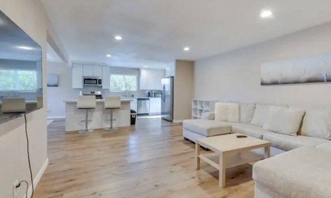 Midway Casa | Charming Main house