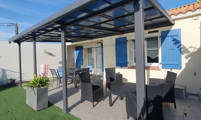 LʼAiguillon-sur-Mer Casa | Charming Maisonette Near Market with Garden, A/C, WiFi, BBQ - Close to Beach