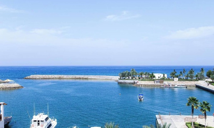 As Sifah Apartamento | Charming Marina View Escape