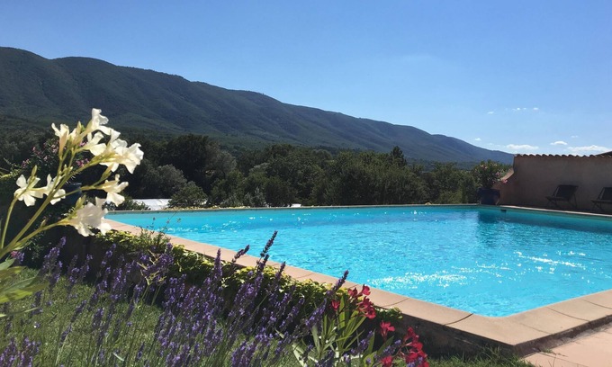 Cereste Villa | Mas con encanto 15 km de la provenzal Colorado y apartamentos, piscina en los PPME 4ha