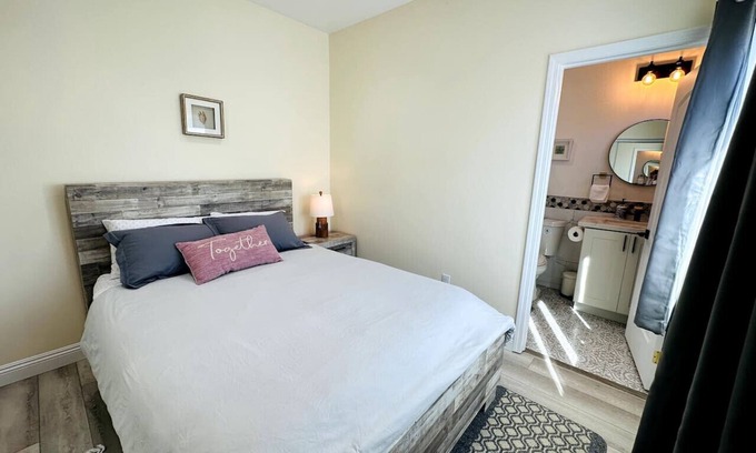 Huntington Beach Casa | Charming Master Bedroom in Huntington Beach