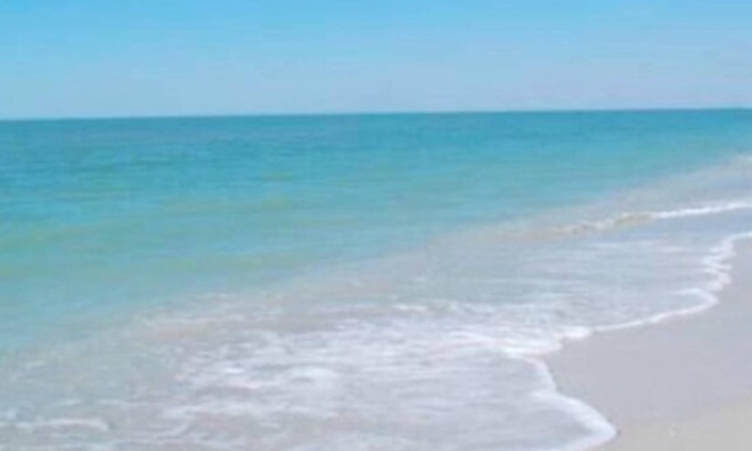 Imperial Golf Estates Condominio | Charming, Mercato, North Naples Location, Short Drive to Vanderbilt Beach