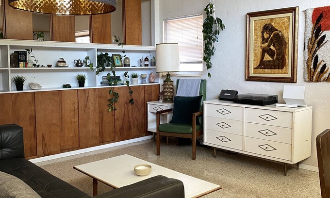 Meadowlawn Casa | Charming mid-century home close to downtown St Pete, beaches, and Tampa