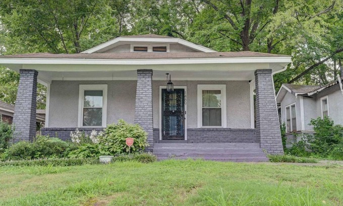Crosstown Casa | Charming Midtown Charmer with WiFi and AC in Memphis