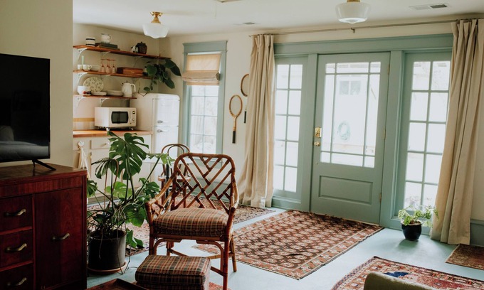 Midtown Cabaña | Charming midtown cottage with central air and driveway parking, great location