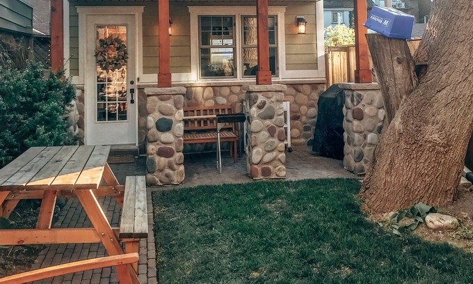 Palmerston Casa | Charming Mini-home with great outdoor space in the heart of Downtown Toronto