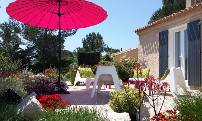 Carnoux-en-Provence Villa | Encantadora villa moderna con aire acondicionado para 5 personas.