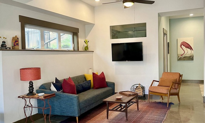 Huston - Courtland Apartamento | Charming Montford FIVE ★ — Comfortable & Quiet — WALK Downtown