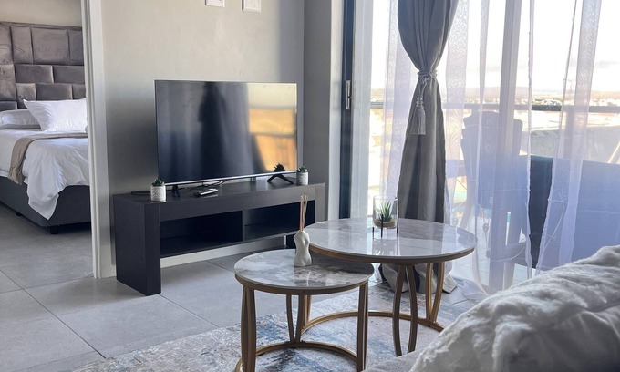 Mykonos Apartamento | Charming Morden stylish 2-bedroom apartment with WiFi in lovely Langebaan