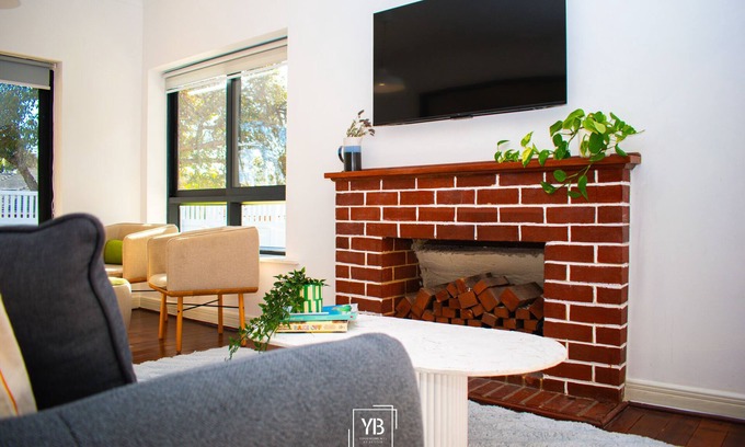 Innaloo Casa | Charming mordern 2-bedroom house with greenery garden in Innaloo