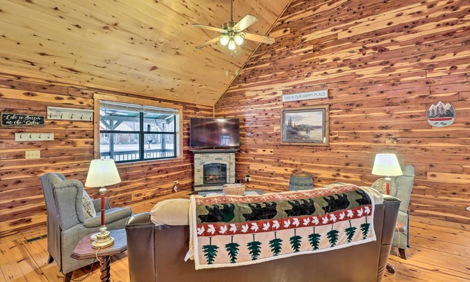 Boswell Cabina | Charming Mountain View Cabin ~ 8 Mi to Dtwn!