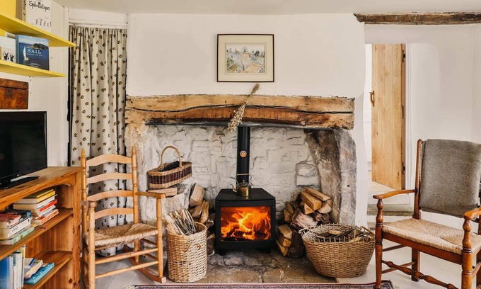 Painswick Casa | Charming Mt. Pleasant Cottage, Historic Painswick