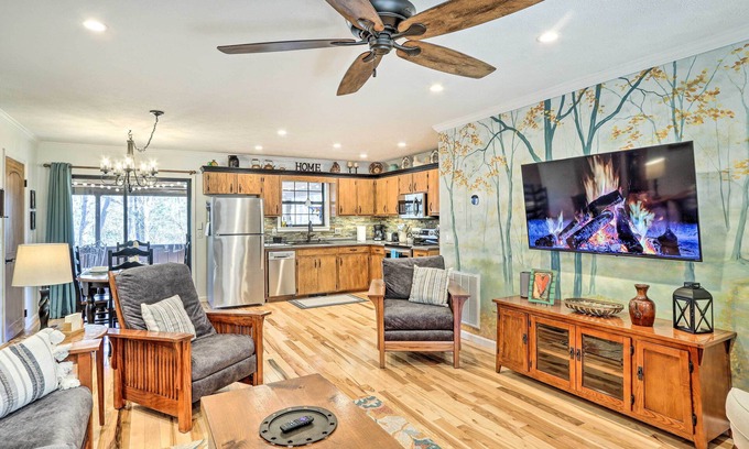 Murphy Casa | Charming Murphy Escape w/ Fire Pit & Hot Tub!