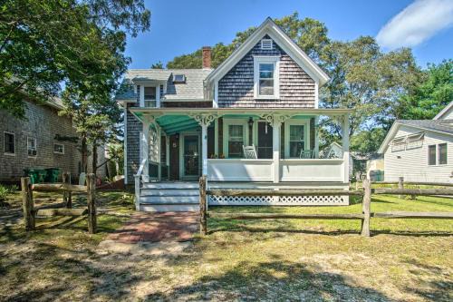 Oak Bluffs Casa | Charming MV Cottage Walk to Dtwn Oak Bluffs!