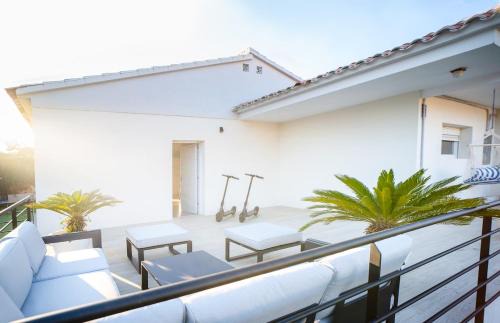 Segur de Calafell Casa | Charming New Beachside House up to 8 Beds!