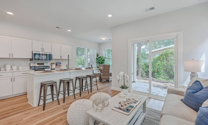Hanahan Casa | Charming New Build 3 Bedroom in Hanahan! Close to everything!