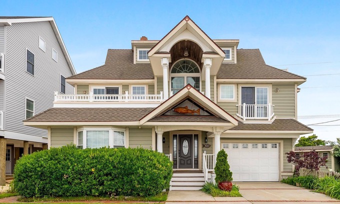 Cape May Court House Casa | Charming newly updated home in Avalon with endless views of bay and sunset
