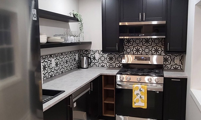 Port Dover Cabaña | Charming Oasis Retreat