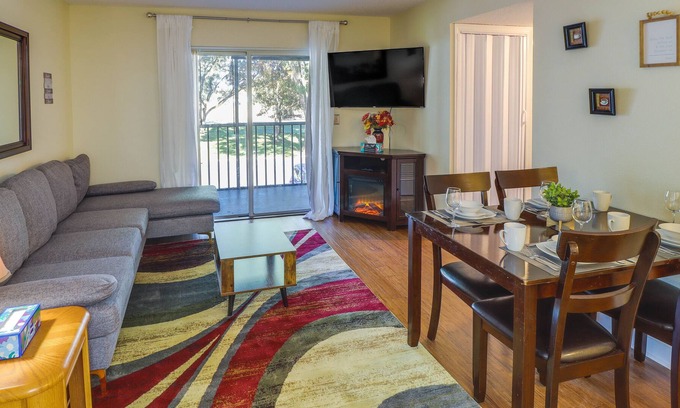 Silver Springs Shores Condominio | Charming Ocala Condo w/ Balcony & Pool Access!