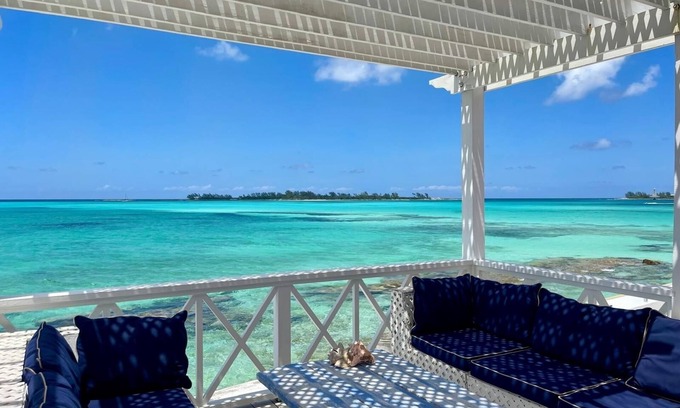 Nassau Casa | Charming ocean-front beach villa w/ private pool/hot tub plus SPECTACULAR VIEW!