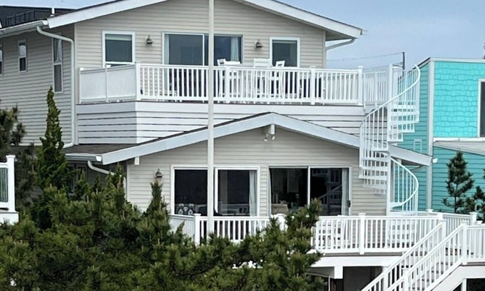 Bethany Beach Casa | Charming Oceanfront 7 Bedroom Home- Private Beach- Gated Community