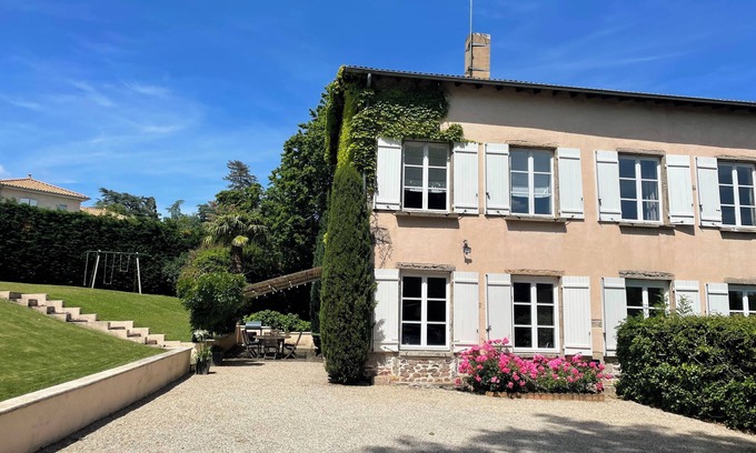 Dommartin Casa | Charming old house, renovated contemporary, 250 m2, with magnificent swimming pool