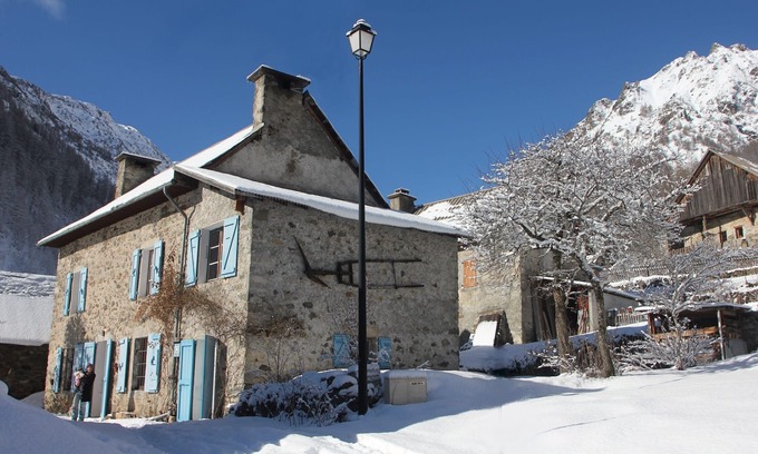 Champoleon Casa | Encantadora casa de piedra antigua en el corazón de las montañas en los Ecrins