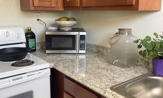 South Mountain Apartamento | Charming one -bedroom apartment with AC, WiFi ,Sparkling pool and laundry unit
