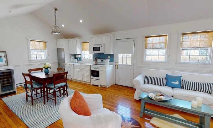 Nantucket Town Cabaña | Encantadora casa de campo en la ciudad, cerca de la calle principal y de la cafetería Handlebar