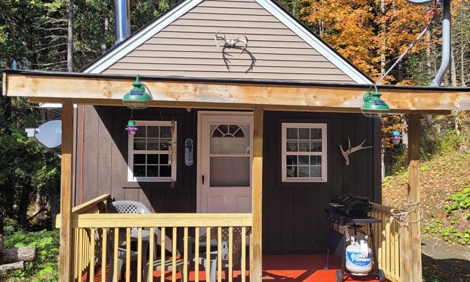Stewartstown Cabina | Charming one room cabin with direct ATV and Snowmobile trail access