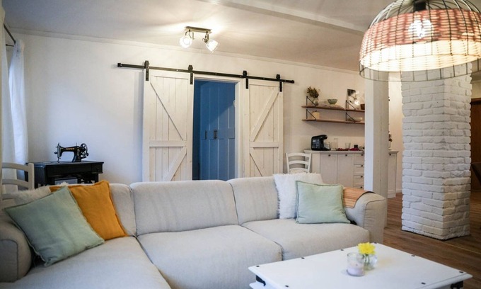 Ramstein-Miesenbach Apartamento | Charming open-plan apartment in country house style | With sauna