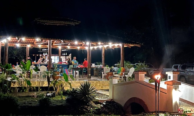 Veraguas Casa | Charming 2-bedroom house in Los Islotes community with beach access