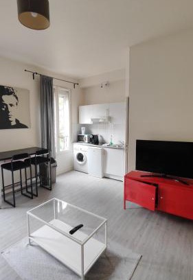 Louis Bertrand-Mirabeau-Semard Apartamento | Charming Parisian studio!