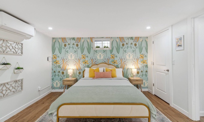 Alamo Placita Apartamento | Charming Parisian studio in Denver, Colorado