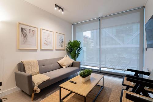 Apoquindo Apartamento | Charming Parque Arauco mall For 3 people