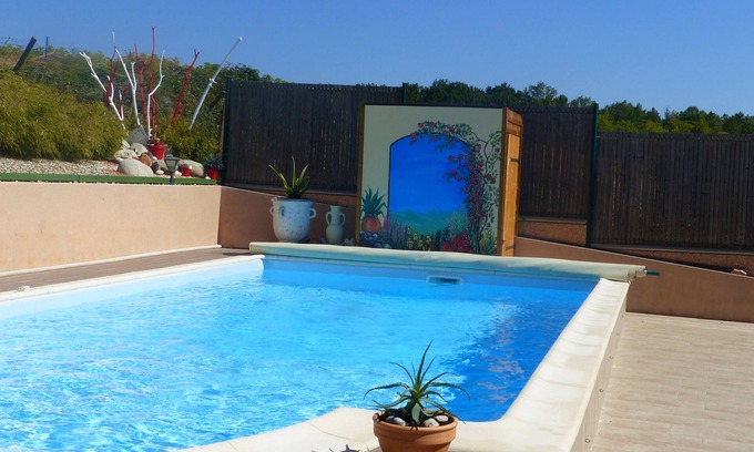 Verteuil-dAgenais Chalet De Esquí | bonito chalet combina la paz y la tranquilidad con piscina privada