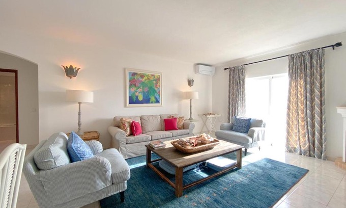 Meia Praia Apartamento | Charming Penthouse with Sea View in Lagos #1931