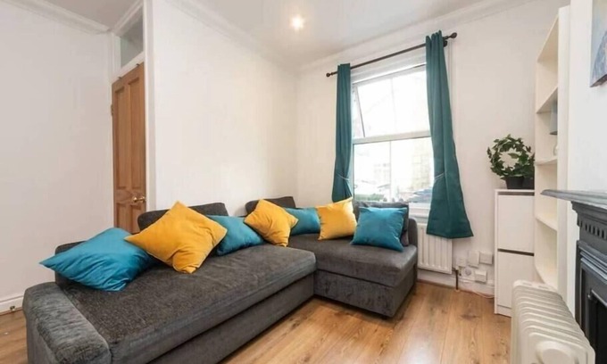 Surbiton Casa | Charming Period Home near Surbiton with Garden
