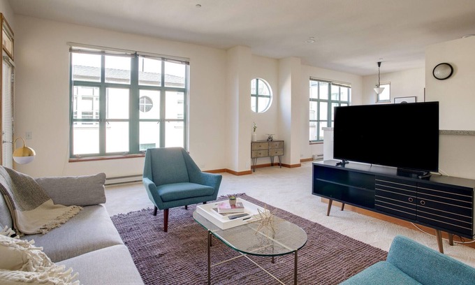 Russian Hill Apartamento | Charming Pet-Friendly 2BR in Russian Hill