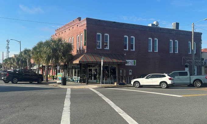 Apalachicola Apartamento | Charming pet-friendly suite in the heart of historic downtown Apalachicola