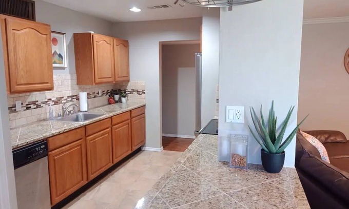 Allen Casa | Charming Pet Friendly 3Bd/2Ba Home in Allen, TX