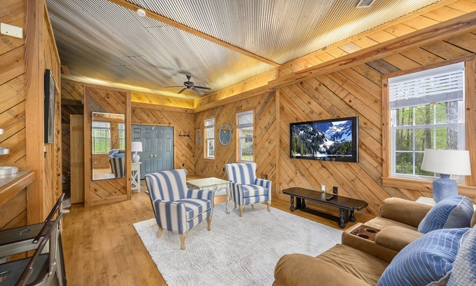 Macon Casa | Charming, Picturesque Guest House in North Macon