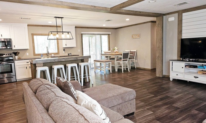 Oakhurst Casa | Charming, private 3-BR home in lovely Coldspring with WiFi and fenced yard.