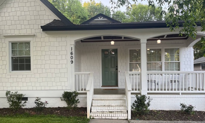 East Durham Casa | Charming Private Cottage completely renovated
