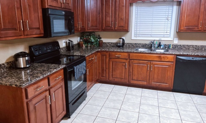 Normal Casa | Charming Private Room with AC, WiFi in tranquil Huntsville