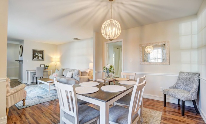 East Forest Casa | Charming private southern home- pet friendly, King Beds
