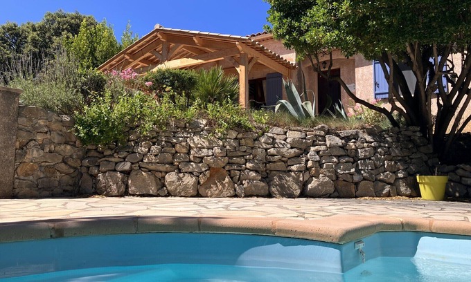 La Roquebrussanne Villa | ENCANTADORA PROPIEDAD EN HAVEN OF PAZ - PISCINA PRIVADA
