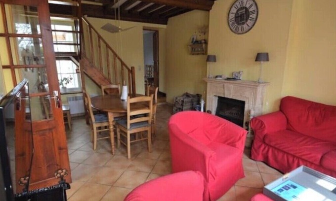 Saint-Come-de-Fresne Casa | Charming, quiet house