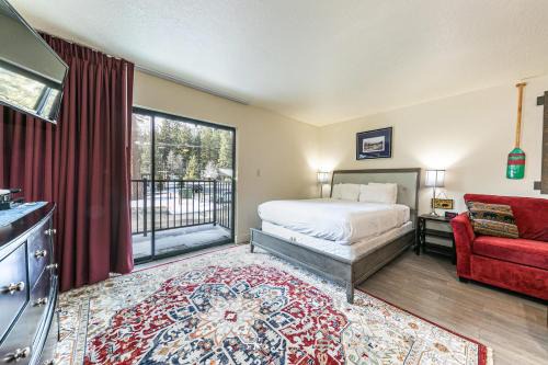 Truckee Casa | Charming Queen Studio Deluxe w/Balcony #233 at Donner Lake Village