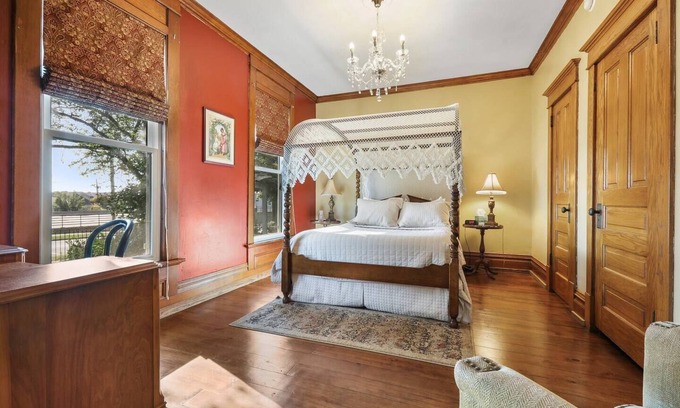 Sturgeon Bay Hotel | Charming Queen Suite, two person jet tub, downtown